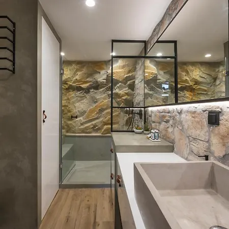 Skins Concept Boutique * חאניה
